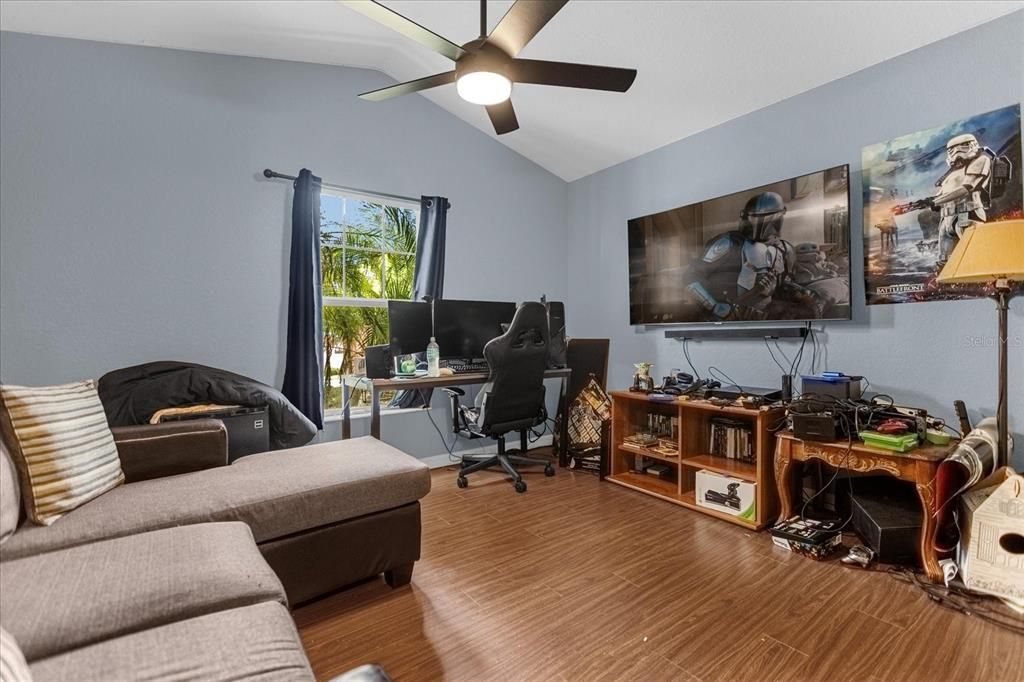 Active With Contract: $355,000 (3 beds, 3 baths, 1883 Square Feet)