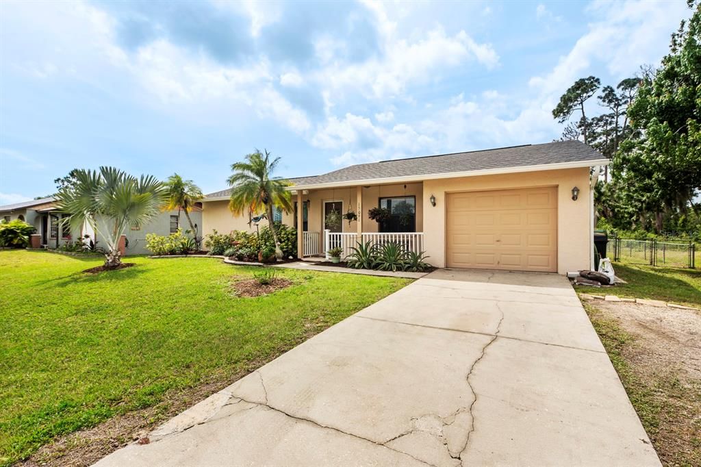 Recently Sold: $270,000 (2 beds, 2 baths, 978 Square Feet)
