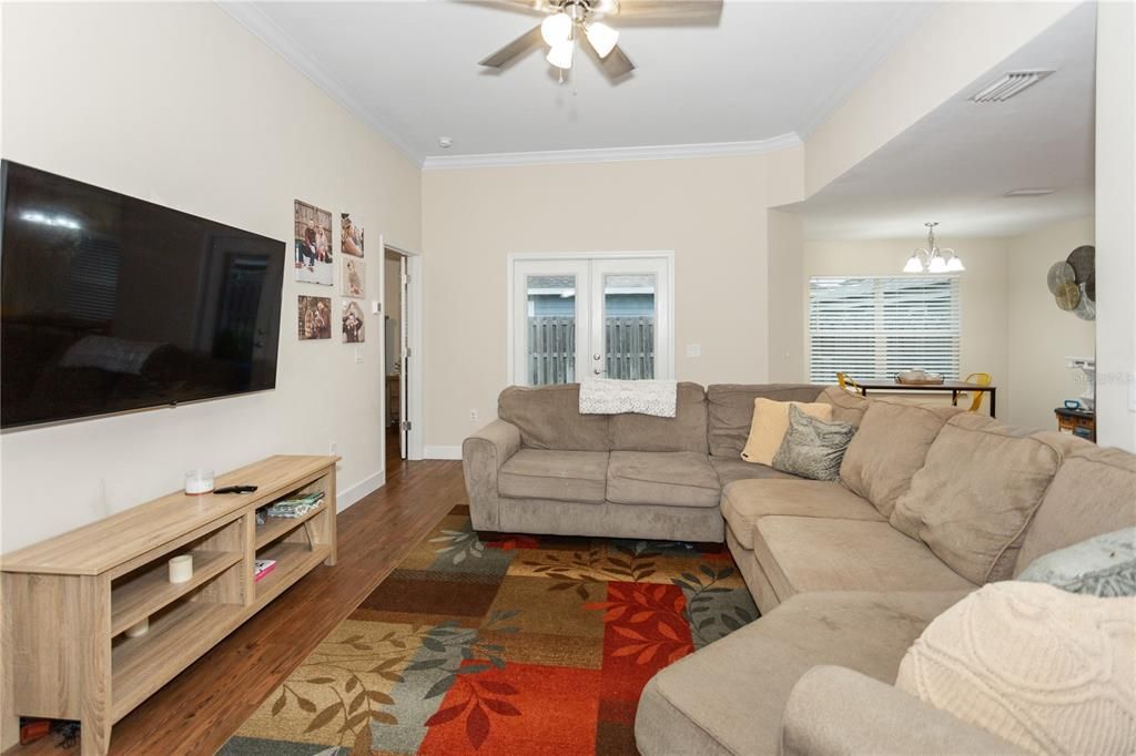 Active With Contract: $269,900 (3 beds, 2 baths, 1218 Square Feet)