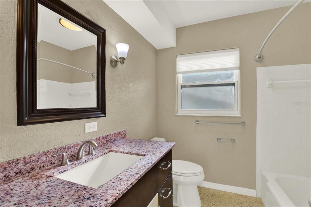 最近售出: $449,000 (2 贝兹, 2 浴室, 1266 平方英尺)