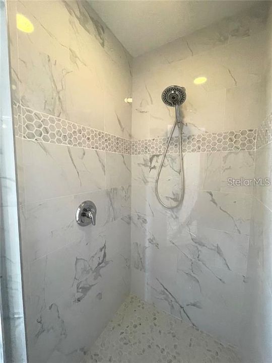 En Renta: $4,995 (3 camas, 2 baños, 1714 Pies cuadrados)