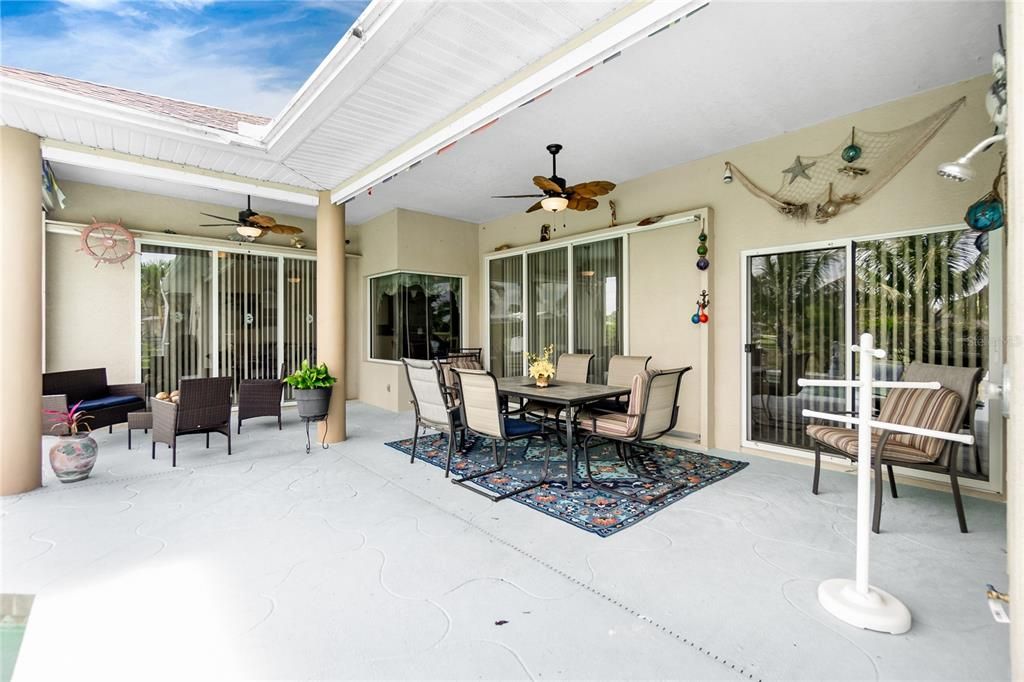 For Sale: $499,900 (3 beds, 2 baths, 2088 Square Feet)
