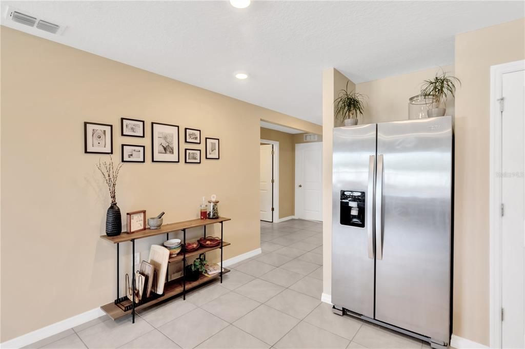 Active With Contract: $329,500 (3 beds, 2 baths, 1405 Square Feet)