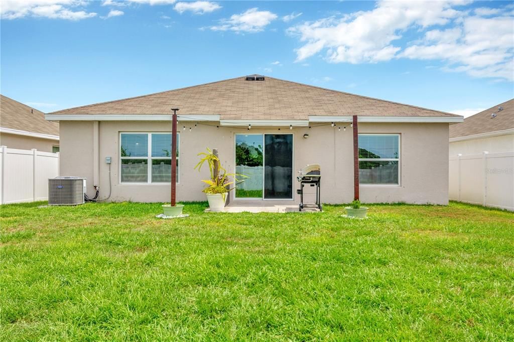 Active With Contract: $329,500 (3 beds, 2 baths, 1405 Square Feet)