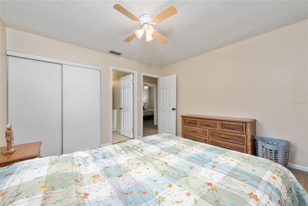 For Sale: $249,900 (3 beds, 2 baths, 1375 Square Feet)