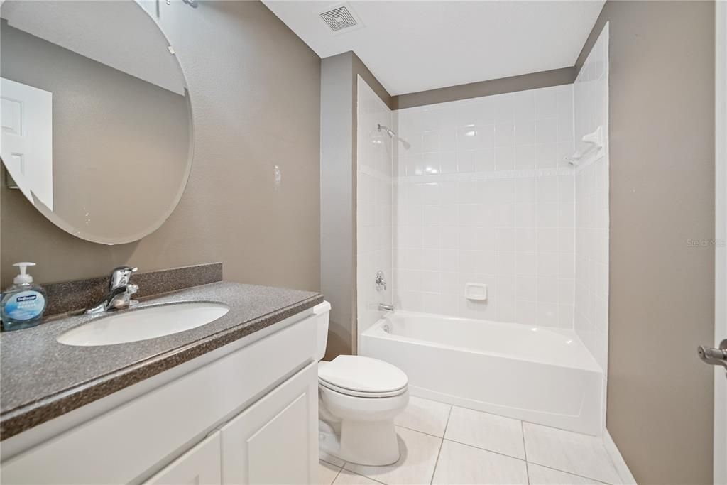 最近售出: $250,000 (3 贝兹, 2 浴室, 1477 平方英尺)