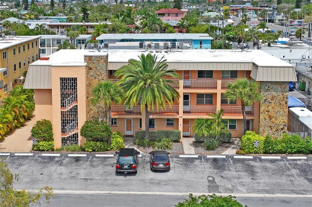 Recently Sold: $400,000 (2 beds, 2 baths, 830 Square Feet)