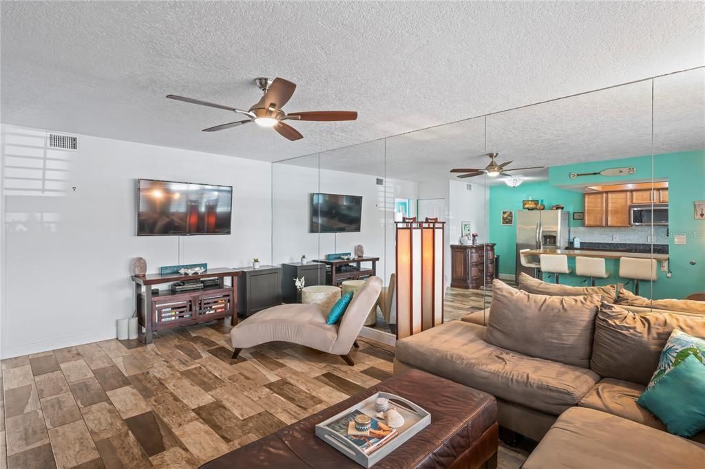 Recently Sold: $400,000 (2 beds, 2 baths, 830 Square Feet)