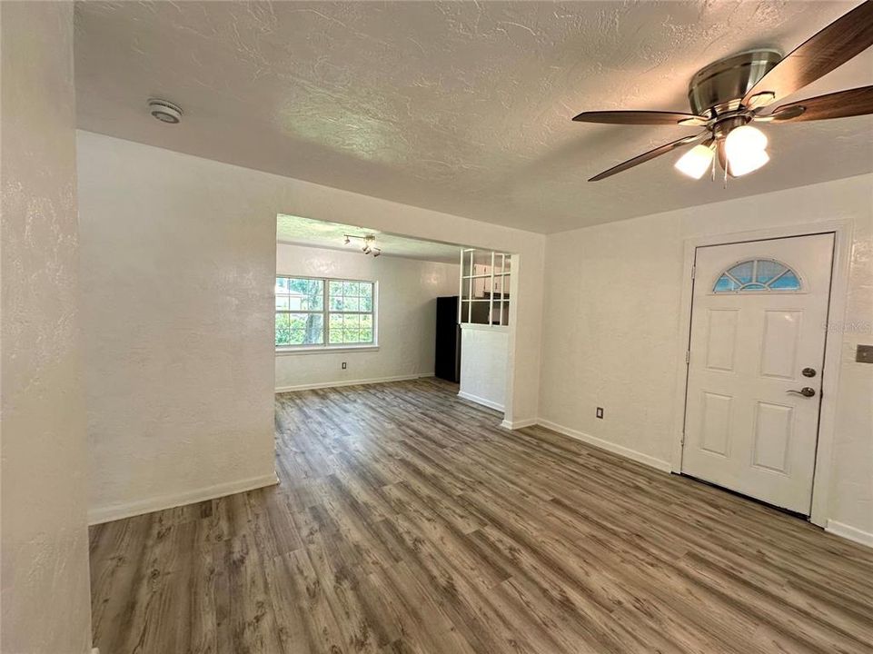 Recently Sold: $150,000 (2 beds, 1 baths, 824 Square Feet)