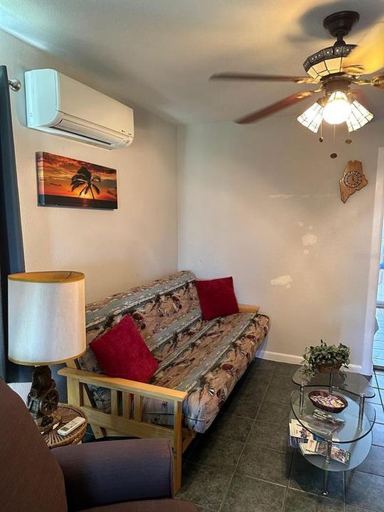 For Rent: $1,550 (1 beds, 1 baths, 364 Square Feet)