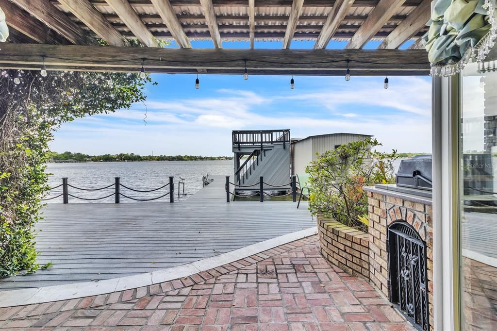 Recently Sold: $1,375,000 (5 beds, 4 baths, 3008 Square Feet)