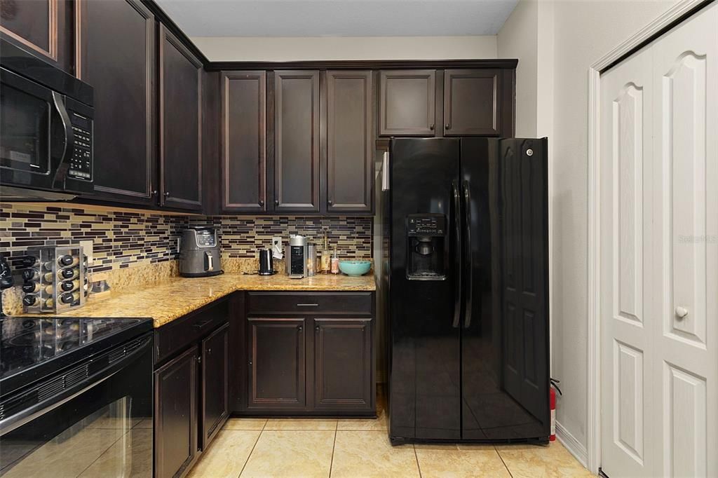 For Sale: $389,000 (3 beds, 2 baths, 1746 Square Feet)