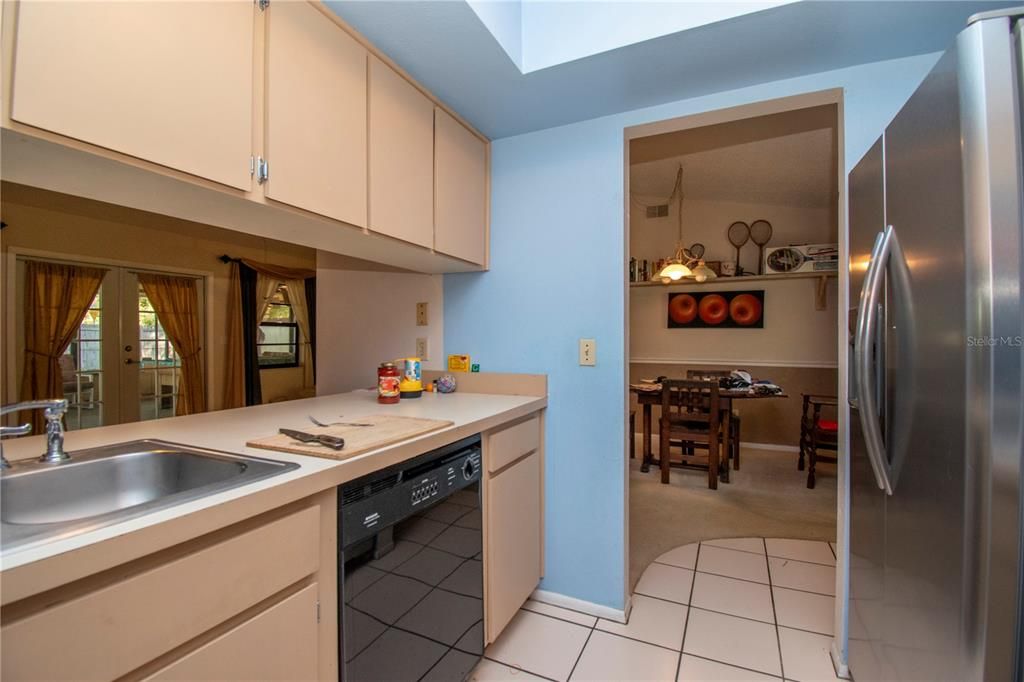 Active With Contract: $349,900 (3 beds, 2 baths, 1124 Square Feet)