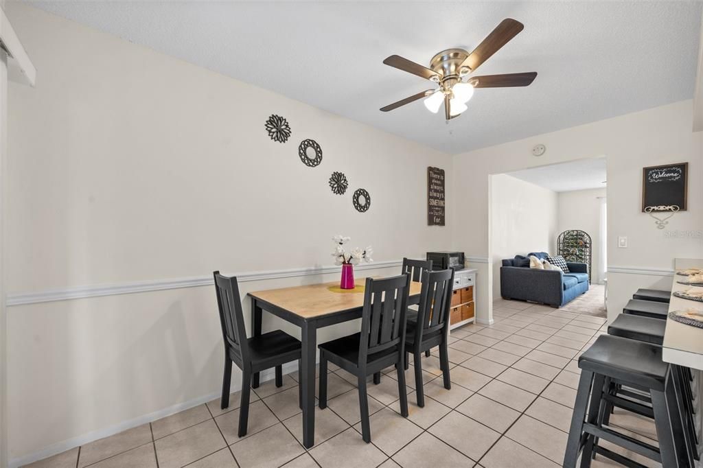 For Sale: $265,000 (2 beds, 2 baths, 1156 Square Feet)