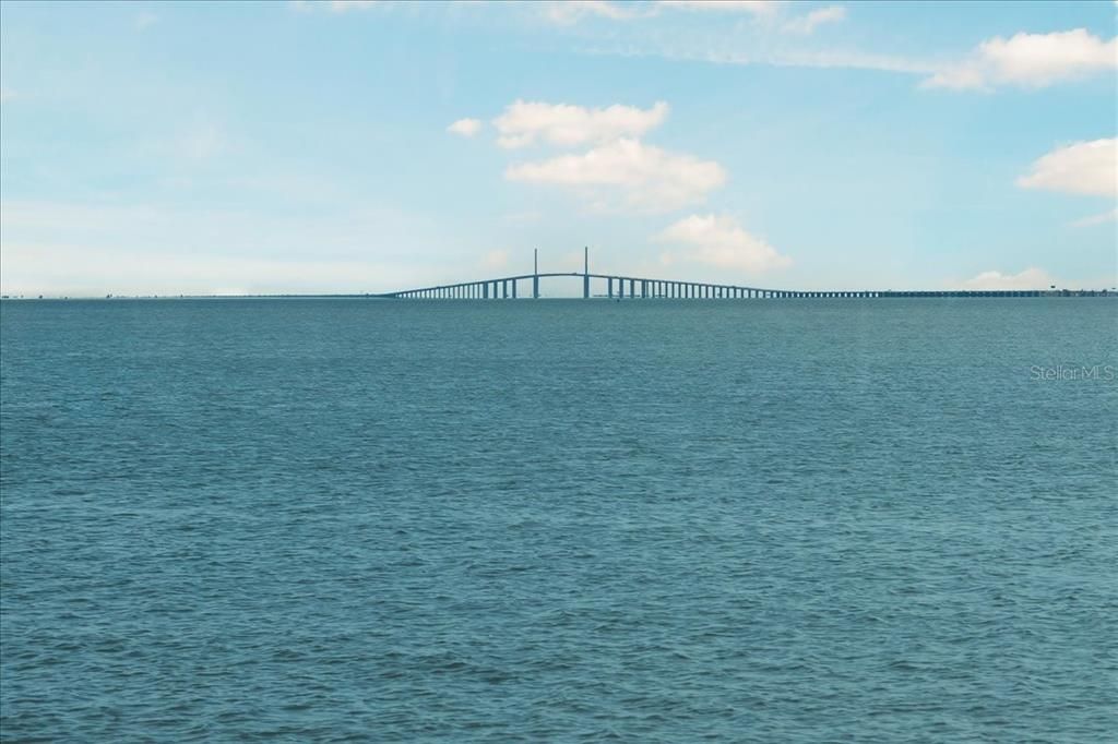 Indeed, a perfect view to the Skyway Bridge from you kitchen !