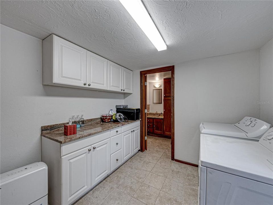 For Sale: $315,000 (3 beds, 2 baths, 1606 Square Feet)