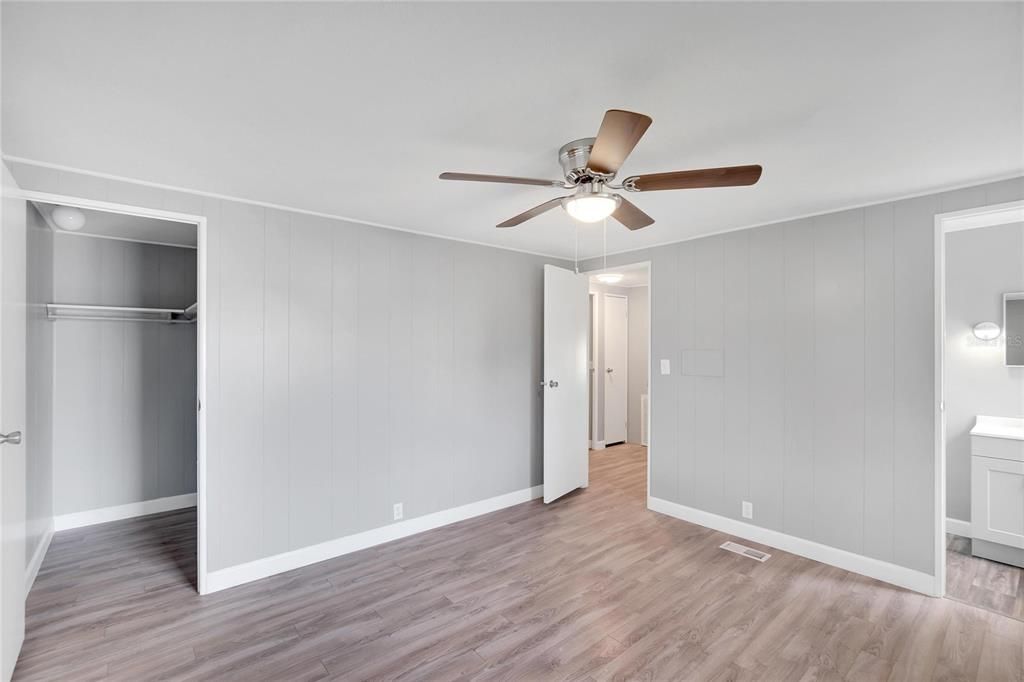 Active With Contract: $1,500 (2 beds, 2 baths, 864 Square Feet)