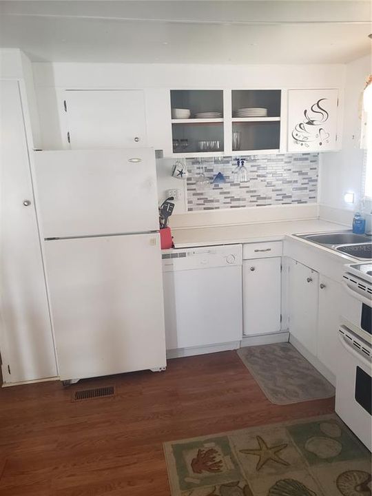 For Sale: $67,500 (1 beds, 1 baths, 480 Square Feet)