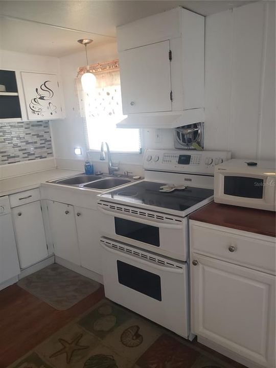 For Sale: $67,500 (1 beds, 1 baths, 480 Square Feet)