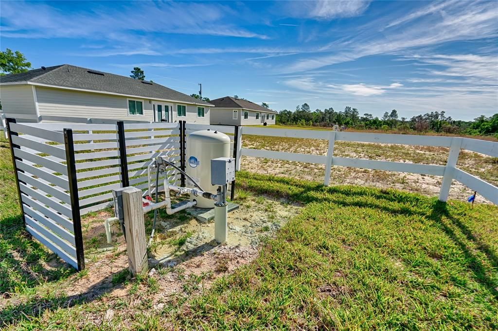 For Sale: $299,000 (3 beds, 2 baths, 1409 Square Feet)