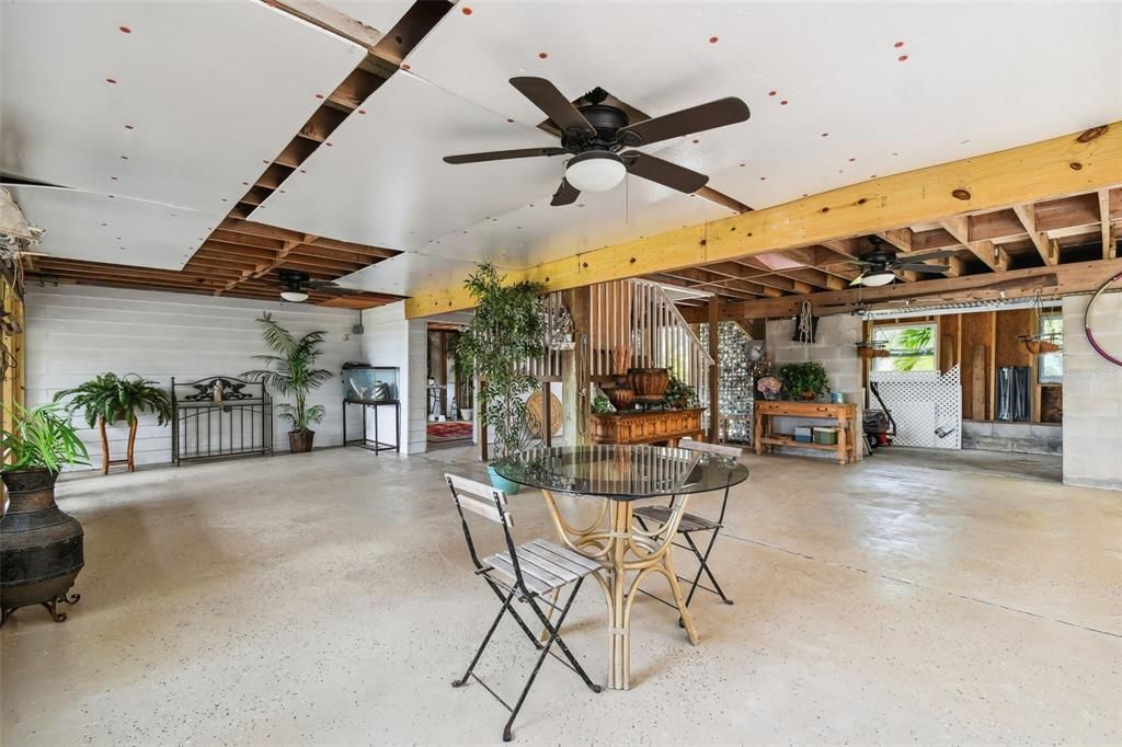 Recently Sold: $895,000 (3 beds, 2 baths, 1619 Square Feet)
