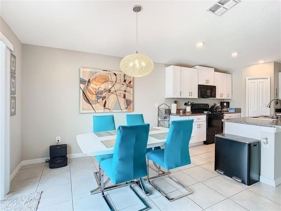 For Sale: $425,000 (4 beds, 2 baths, 1935 Square Feet)