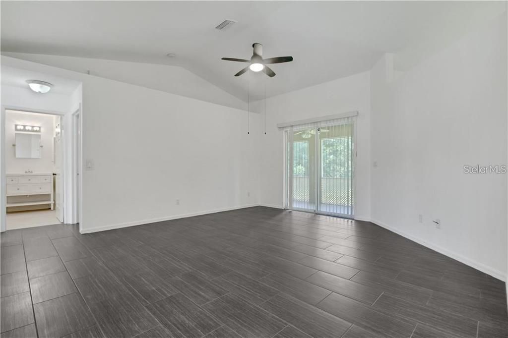 Active With Contract: $1,900 (3 beds, 2 baths, 1301 Square Feet)