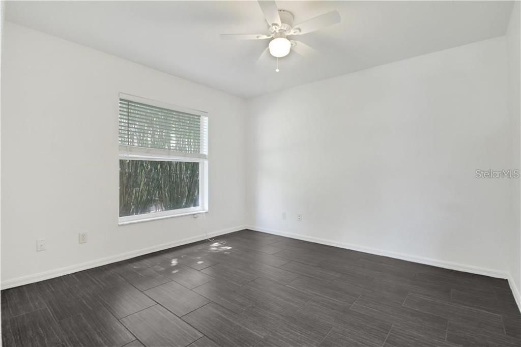 Active With Contract: $1,900 (3 beds, 2 baths, 1301 Square Feet)