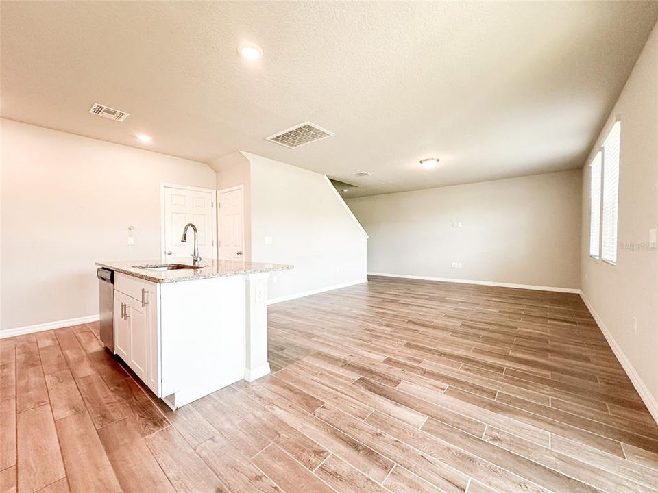 Recently Rented: $2,399 (3 beds, 2 baths, 1715 Square Feet)