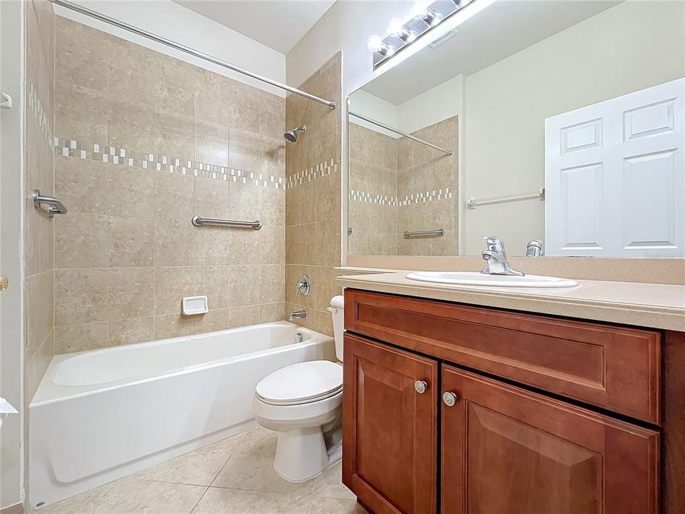 合同活跃: $339,500 (3 贝兹, 2 浴室, 1756 平方英尺)
