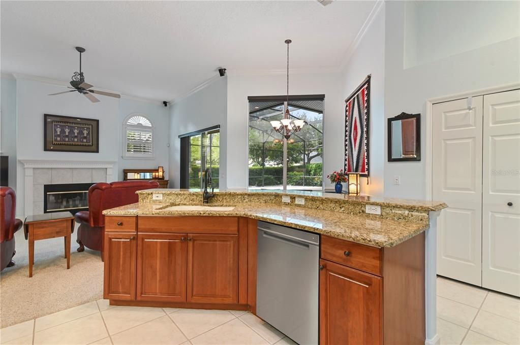 Kitchen with 42' Solid Cherry Cabinets/Granite Countertops