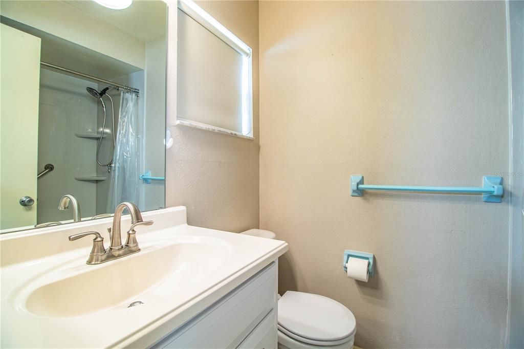 Active With Contract: $189,000 (2 beds, 2 baths, 1226 Square Feet)