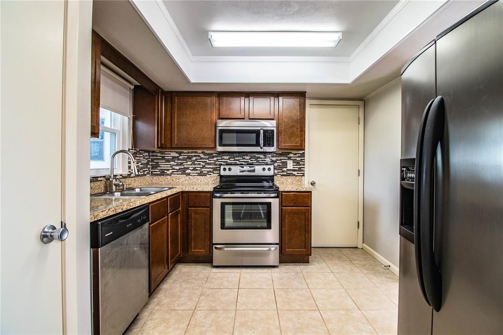 For Sale: $204,900 (2 beds, 2 baths, 1226 Square Feet)