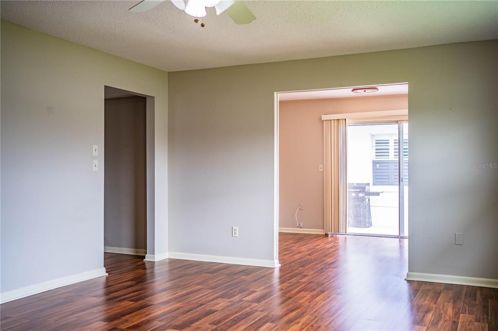 For Sale: $189,000 (2 beds, 2 baths, 1226 Square Feet)