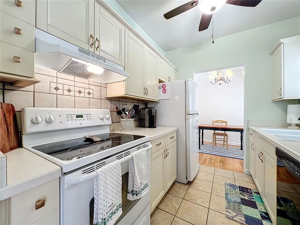 Active With Contract: $318,500 (4 beds, 2 baths, 1715 Square Feet)