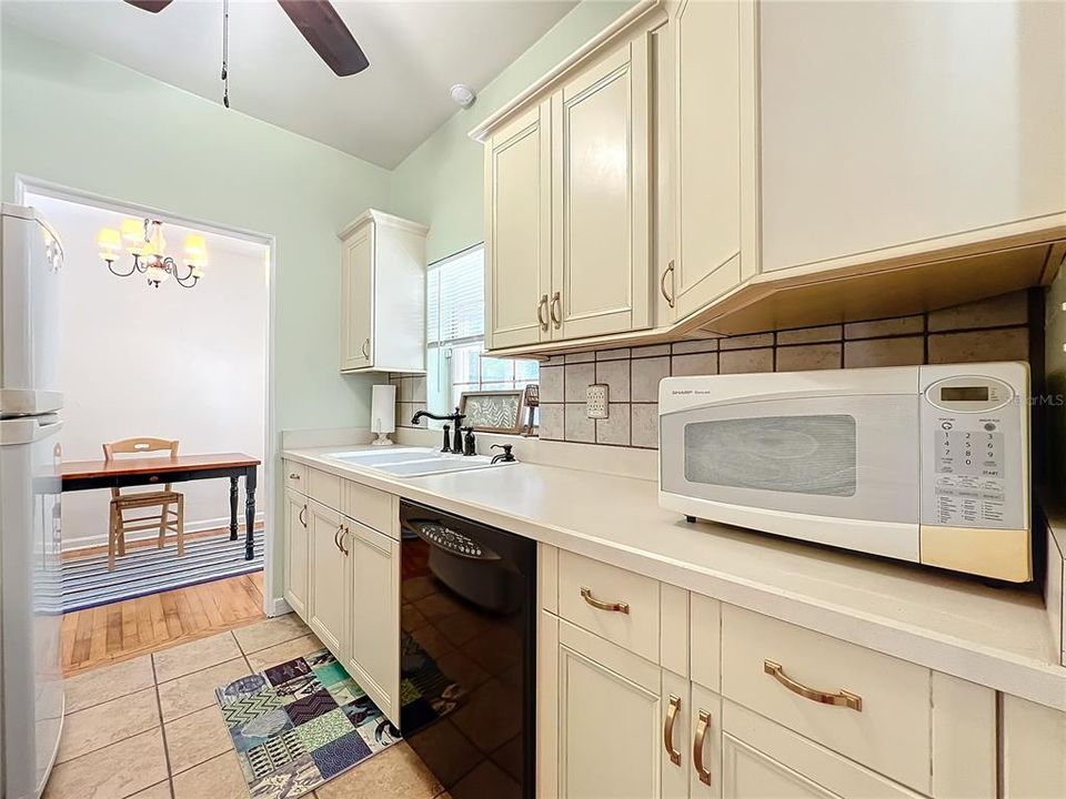 Active With Contract: $318,500 (4 beds, 2 baths, 1715 Square Feet)