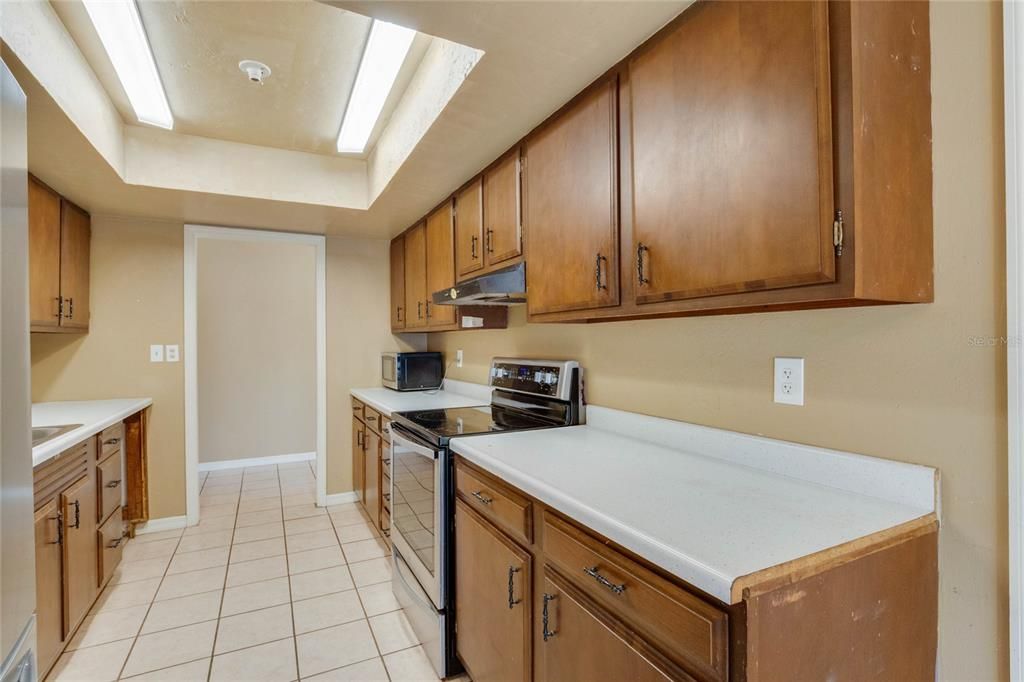 Active With Contract: $349,900 (3 beds, 2 baths, 1340 Square Feet)