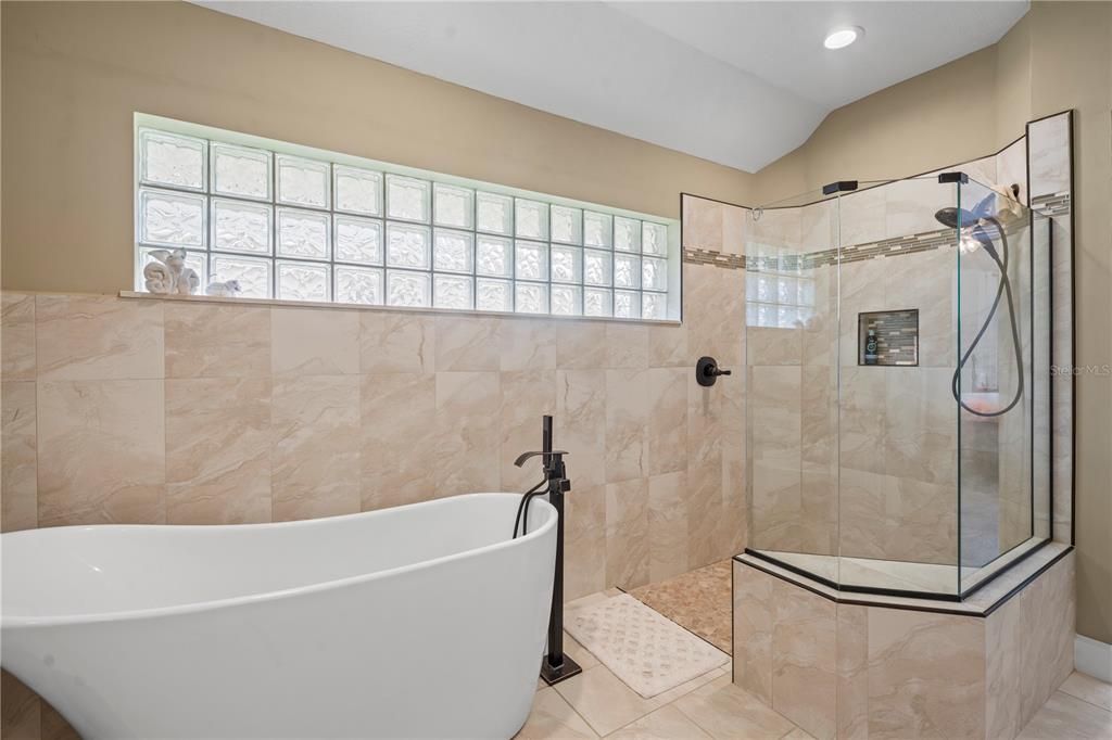 Active With Contract: $679,000 (4 beds, 2 baths, 2608 Square Feet)