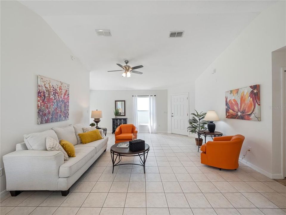 Active With Contract: $370,000 (4 beds, 3 baths, 1665 Square Feet)