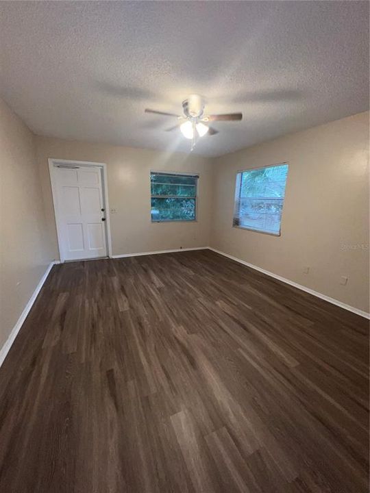 For Rent: $1,500 (2 beds, 1 baths, 700 Square Feet)