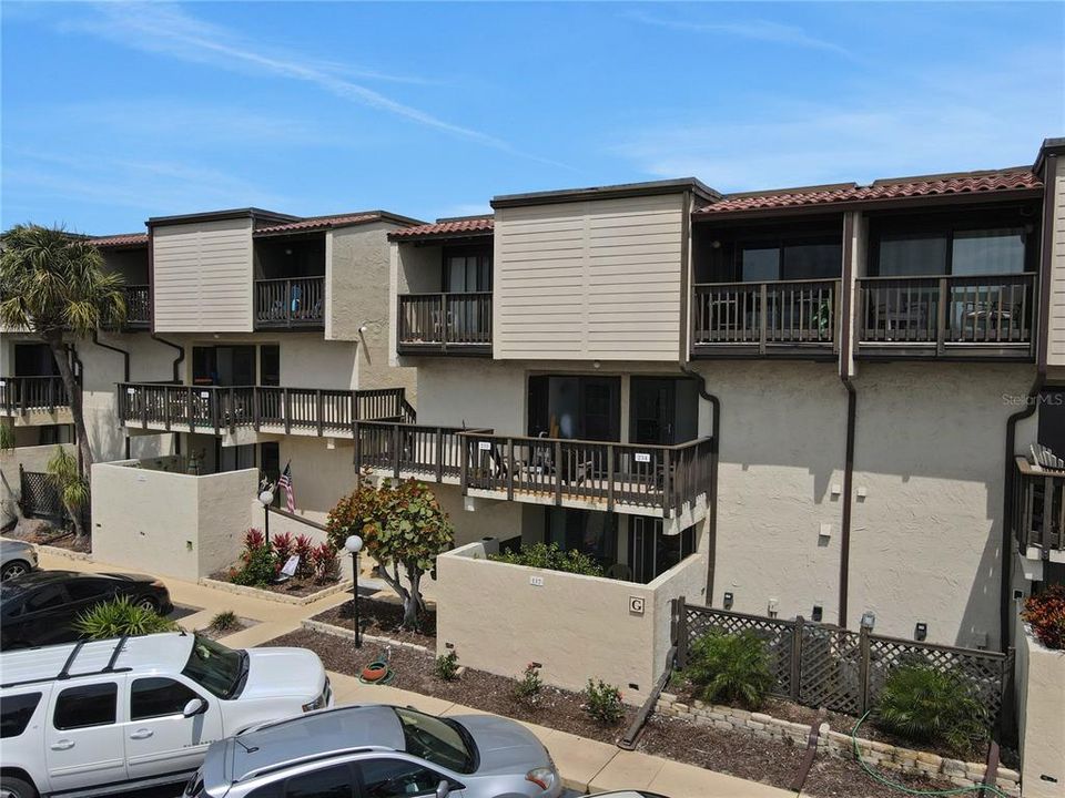 For Sale: $529,000 (2 beds, 2 baths, 1350 Square Feet)