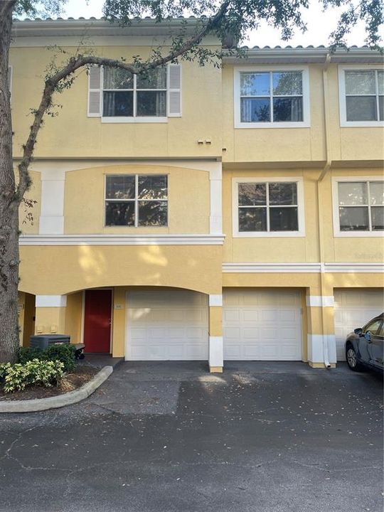 Recently Rented: $1,895 (2 beds, 2 baths, 1280 Square Feet)