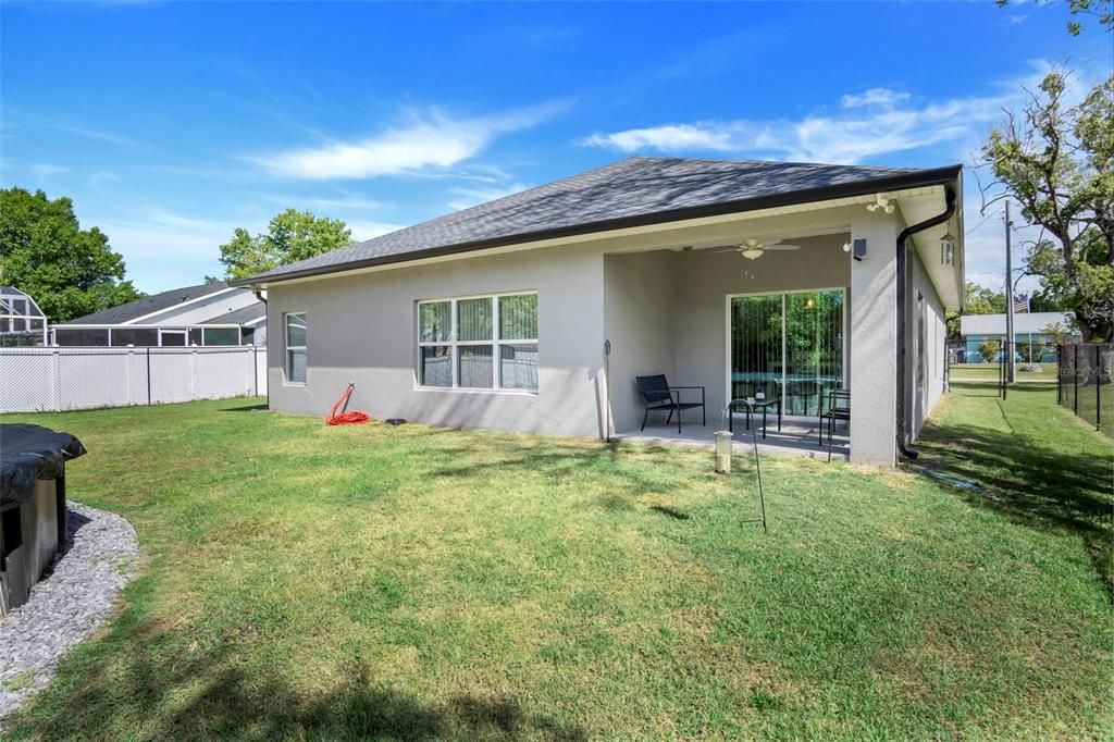 Recently Sold: $395,000 (4 beds, 2 baths, 1883 Square Feet)