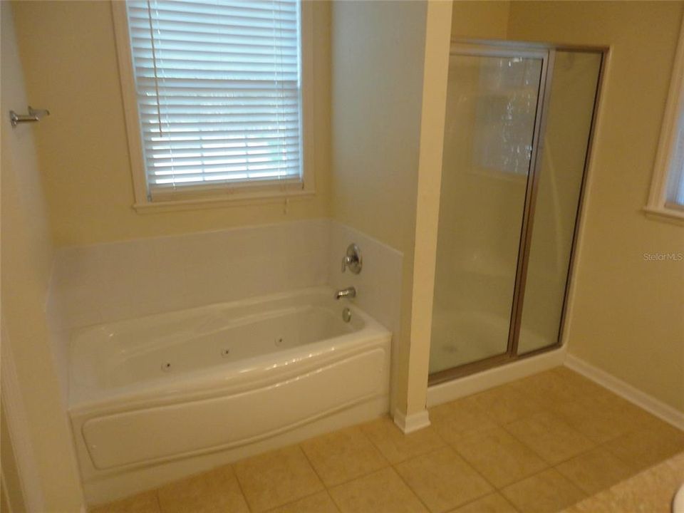 For Rent: $2,495 (3 beds, 2 baths, 2206 Square Feet)
