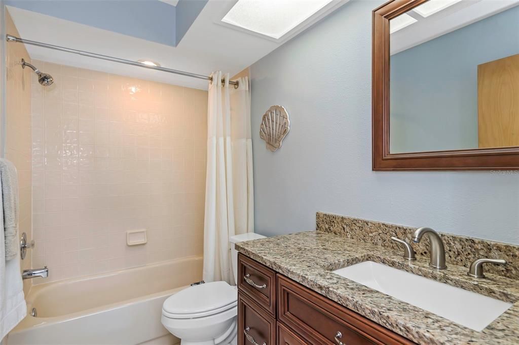 Недавно продано: $710,000 (3 спален, 3 ванн, 1616 Квадратных фут)