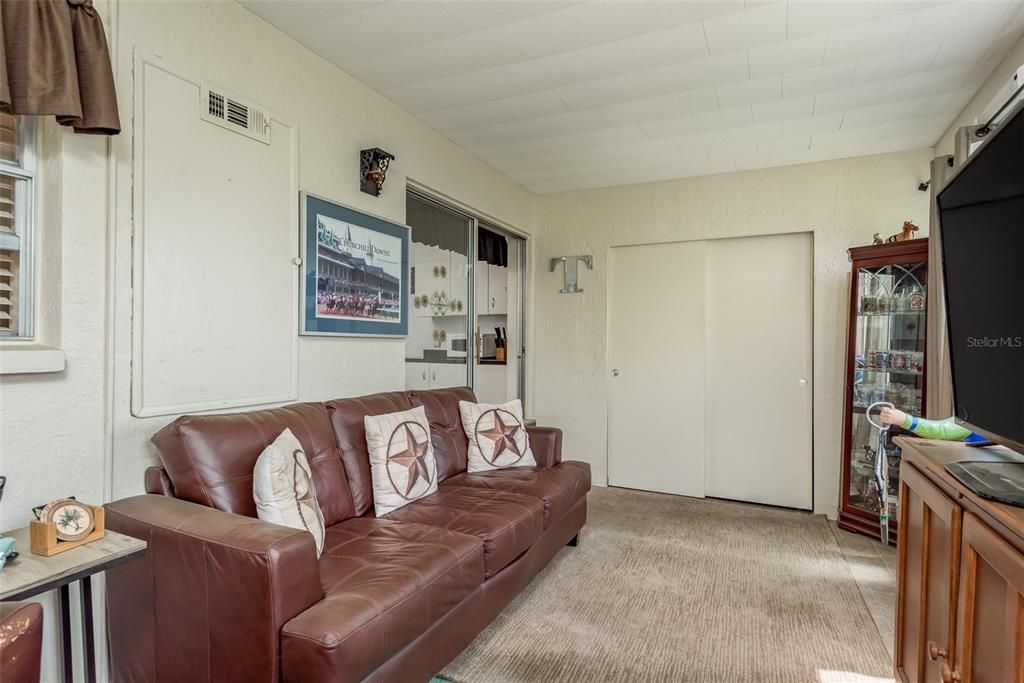 Active With Contract: $145,000 (2 beds, 2 baths, 1100 Square Feet)