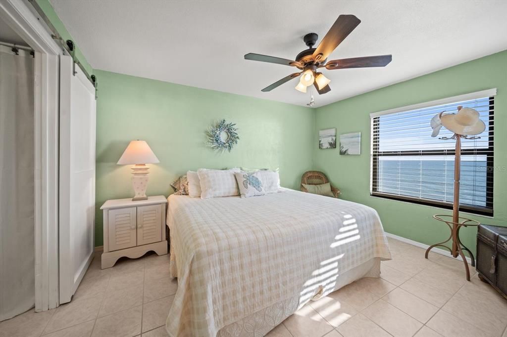 For Sale: $350,000 (2 beds, 2 baths, 873 Square Feet)