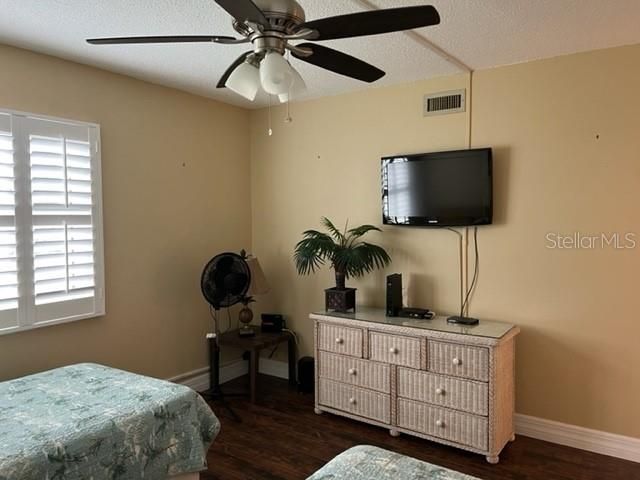 For Rent: $2,300 (2 beds, 2 baths, 1516 Square Feet)