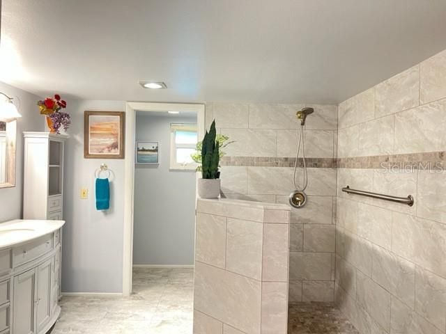 For Rent: $2,300 (2 beds, 2 baths, 1516 Square Feet)