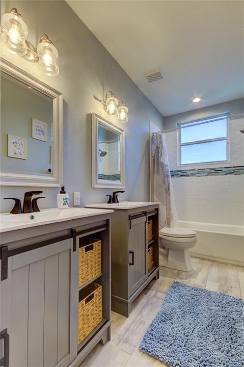 2nd full bath upstairs, double vanity